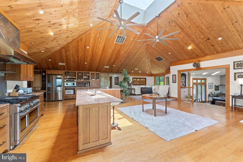 15192 HARRISON HILL LANE Leesburg, VA 20176