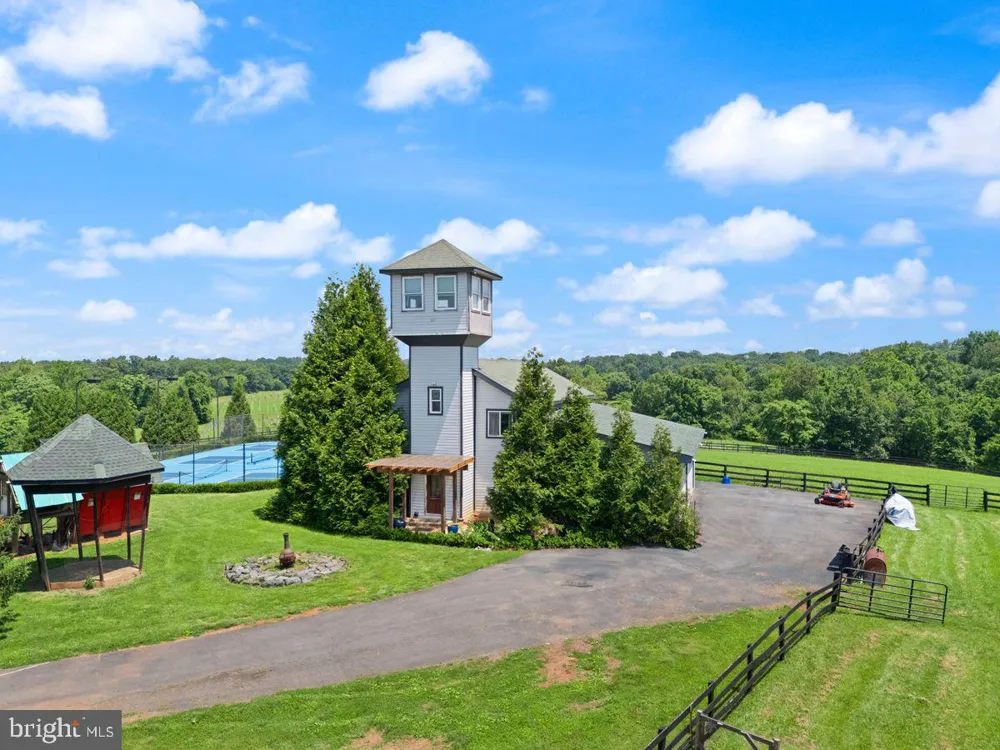 15192 HARRISON HILL LANE Leesburg, VA 20176