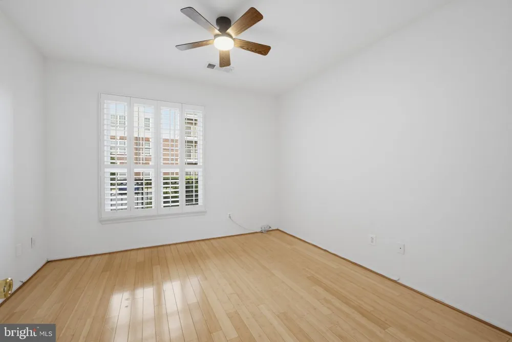 1570 SPRING GATE DRIVE #7109 Mclean, VA 22102