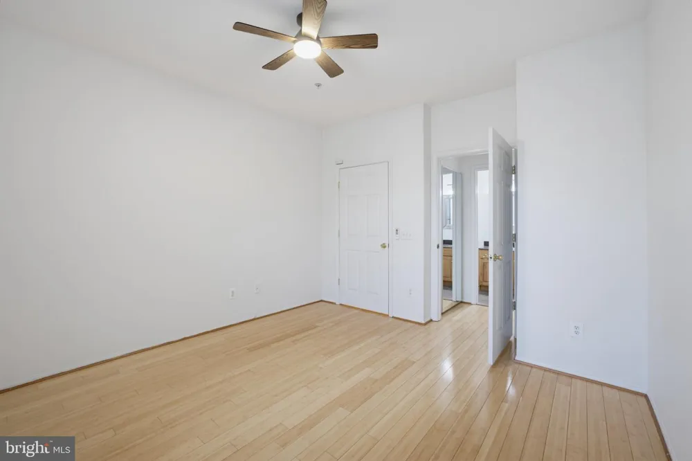 1570 SPRING GATE DRIVE #7109 Mclean, VA 22102