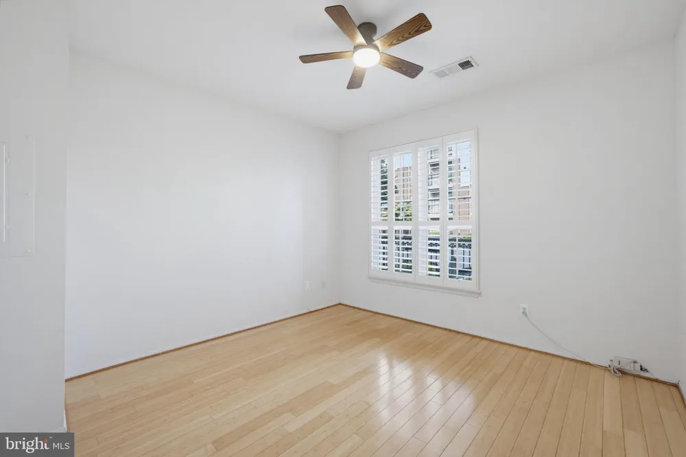 1570 SPRING GATE DRIVE #7109 Mclean, VA 22102
