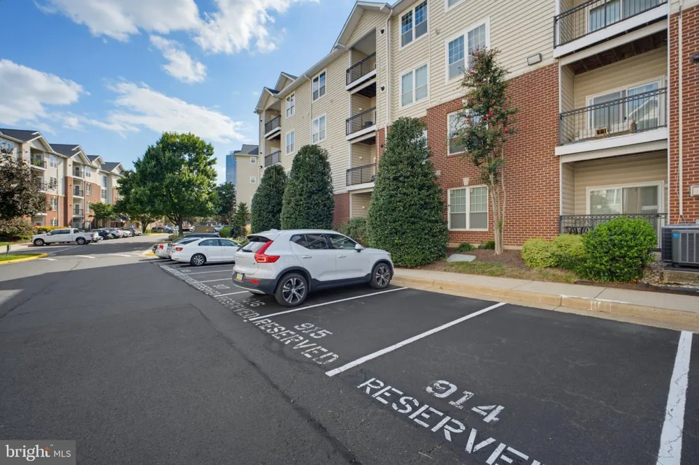 1570 SPRING GATE DRIVE #7109 Mclean, VA 22102