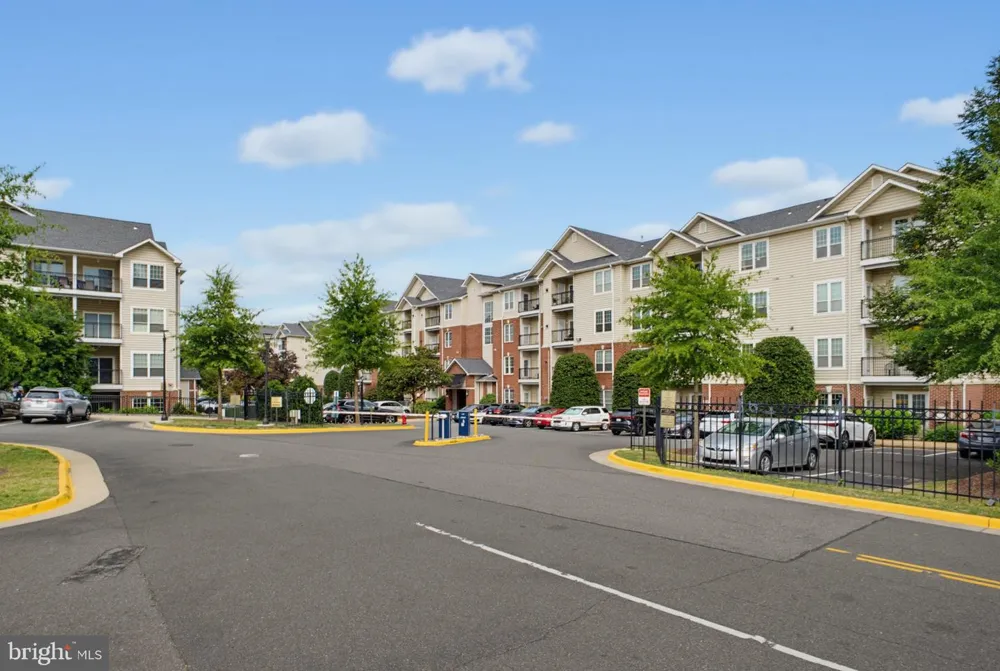 1570 SPRING GATE DRIVE #7109 Mclean, VA 22102