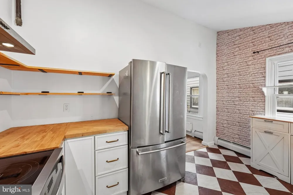 209 LAFAYETTE STREET Bristol, PA 19007