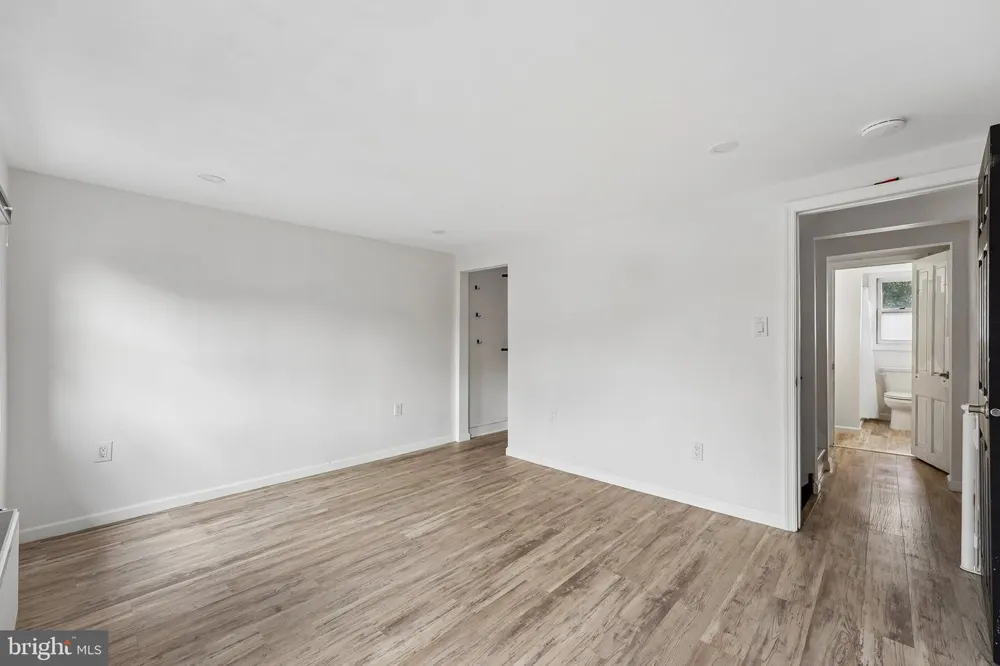 209 LAFAYETTE STREET Bristol, PA 19007