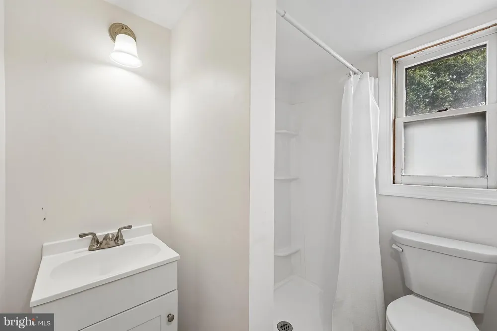 209 LAFAYETTE STREET Bristol, PA 19007