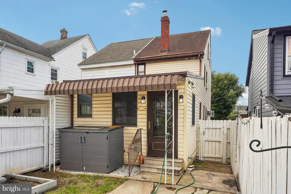 209 LAFAYETTE STREET Bristol, PA 19007