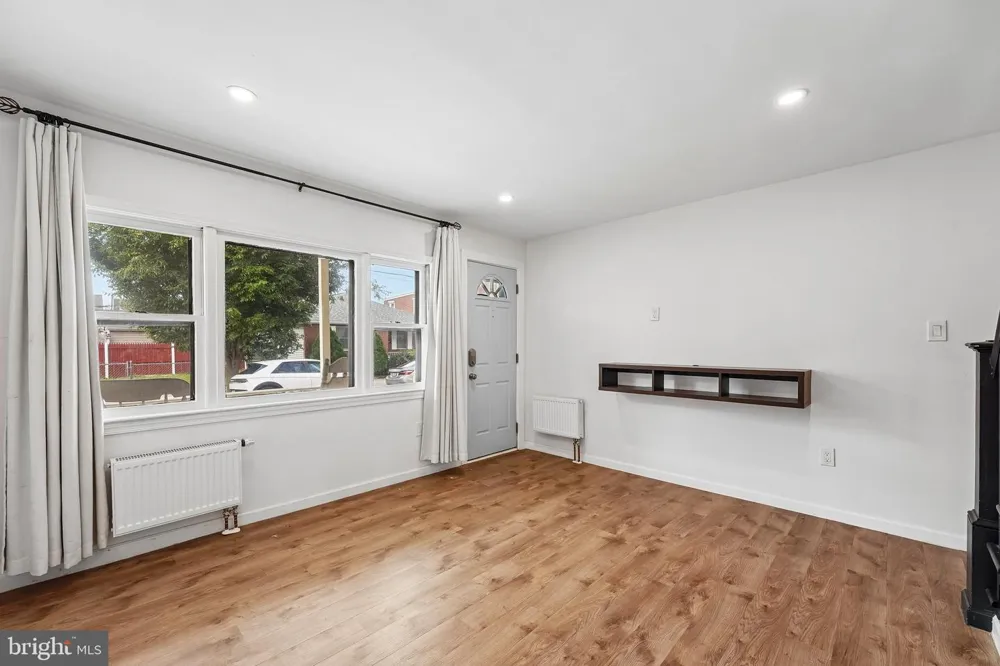 209 LAFAYETTE STREET Bristol, PA 19007