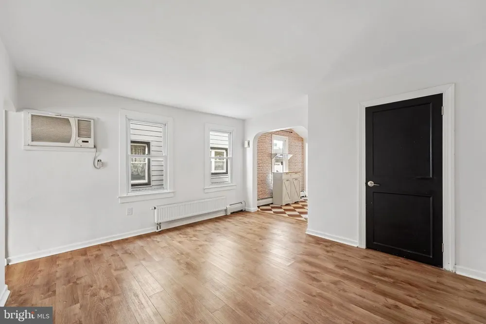 209 LAFAYETTE STREET Bristol, PA 19007
