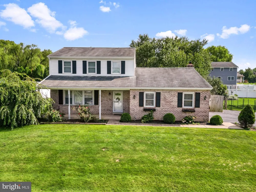 2440 DOUGLAS DRIVE Lancaster, PA 17602