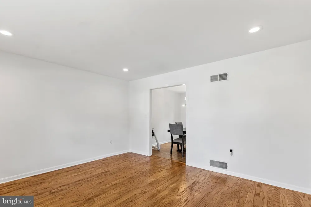 2440 DOUGLAS DRIVE Lancaster, PA 17602