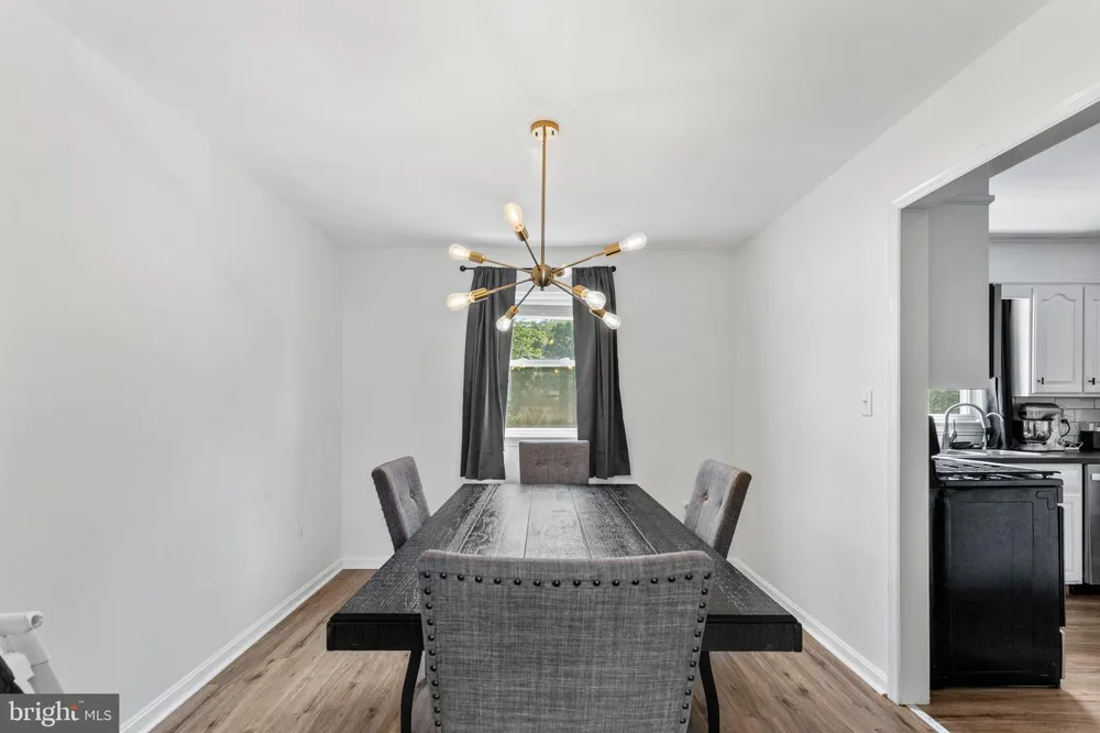 2440 DOUGLAS DRIVE Lancaster, PA 17602