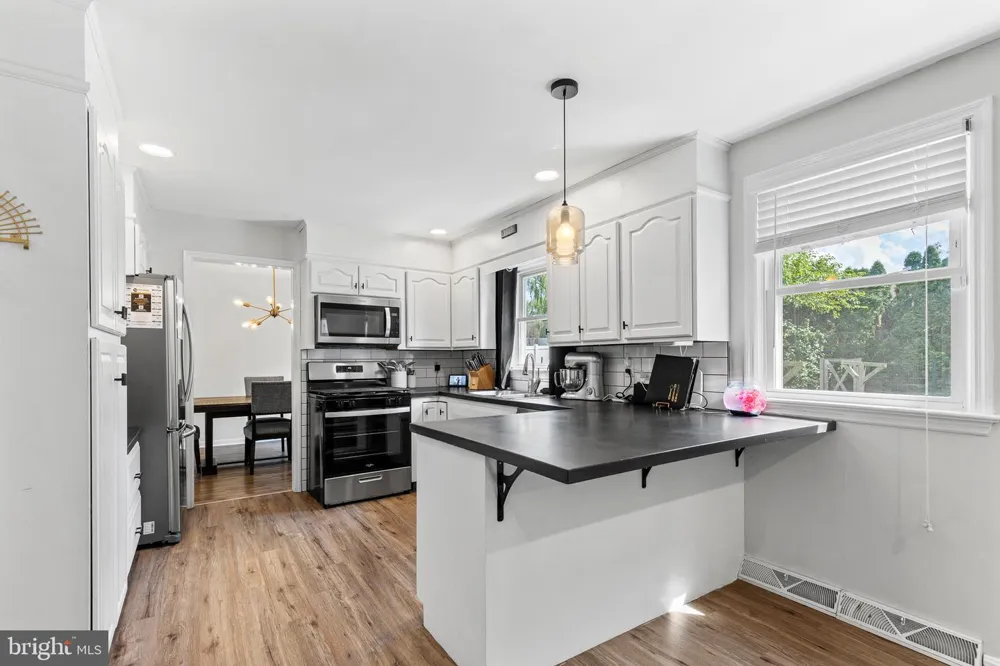 2440 DOUGLAS DRIVE Lancaster, PA 17602