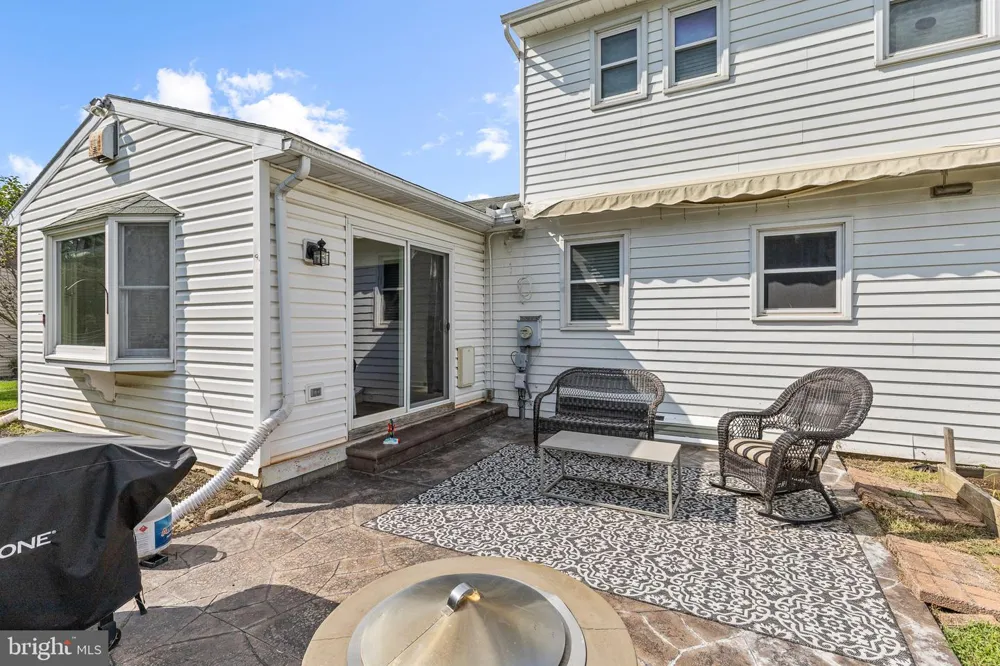 2440 DOUGLAS DRIVE Lancaster, PA 17602