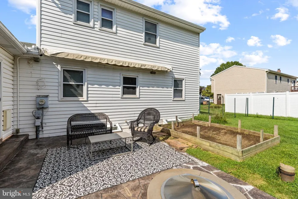 2440 DOUGLAS DRIVE Lancaster, PA 17602