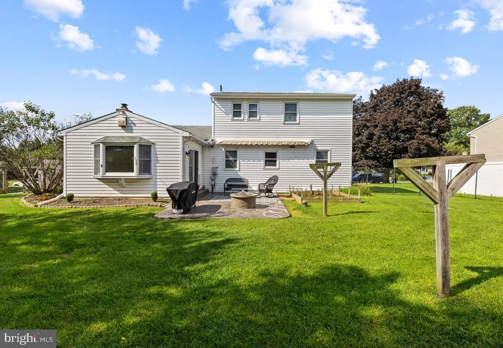 2440 DOUGLAS DRIVE Lancaster, PA 17602