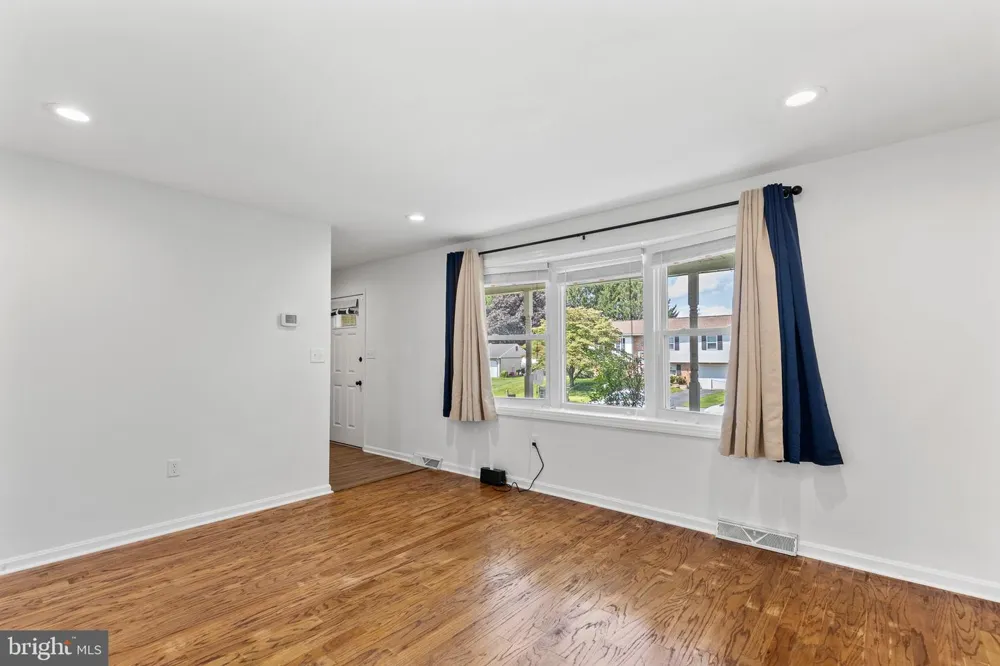 2440 DOUGLAS DRIVE Lancaster, PA 17602