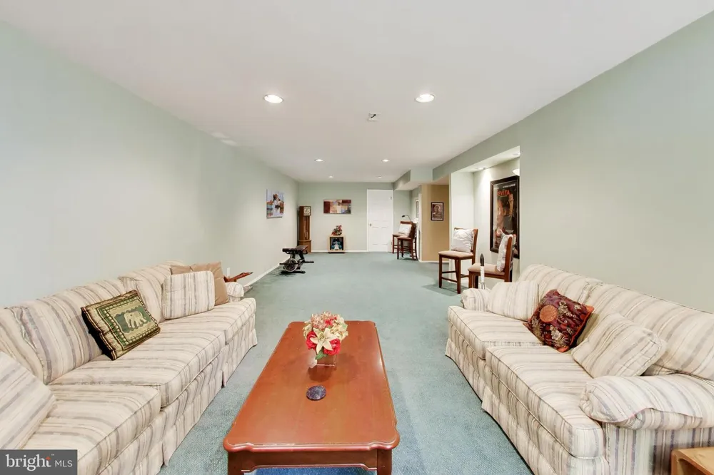 435 UPSHIRE CIRCLE Gaithersburg, MD 20878