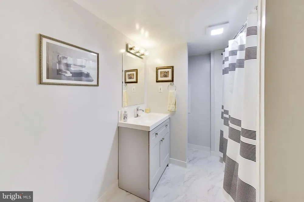 435 UPSHIRE CIRCLE Gaithersburg, MD 20878