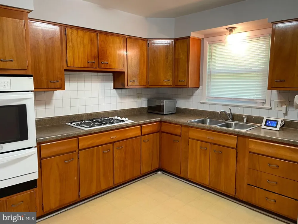 6800 CRAFTON LANE Clinton, MD 20735