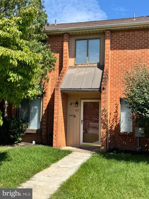 122 CAERNARVON COURT