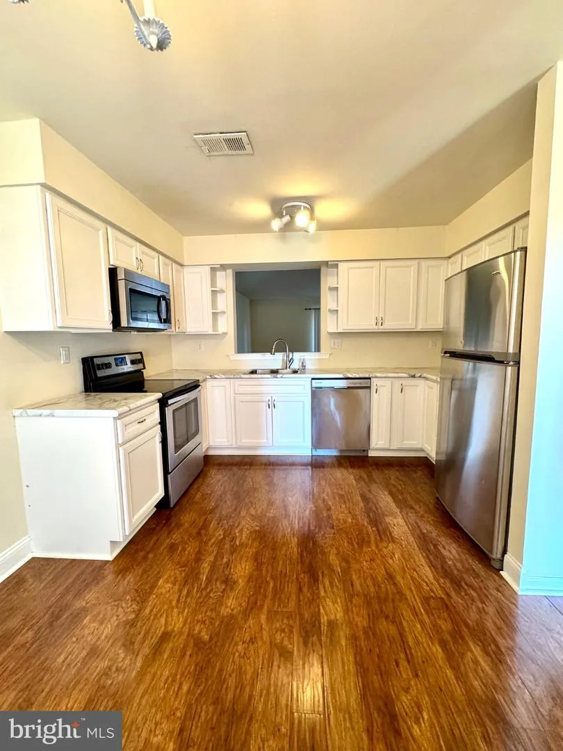 122 CAERNARVON COURT Exton, PA 19341