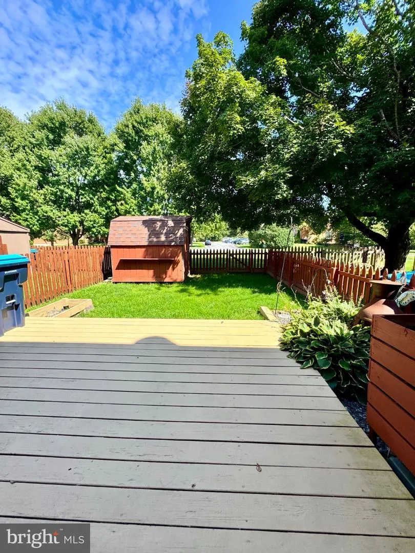 122 CAERNARVON COURT Exton, PA 19341