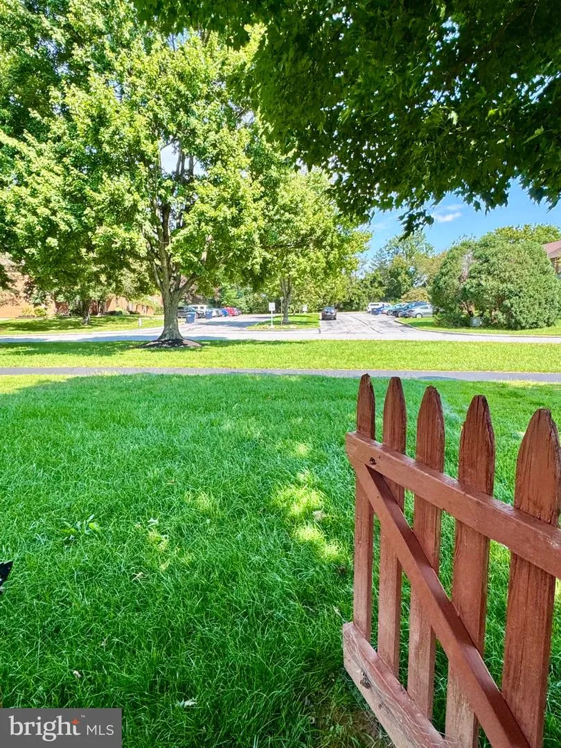 122 CAERNARVON COURT Exton, PA 19341