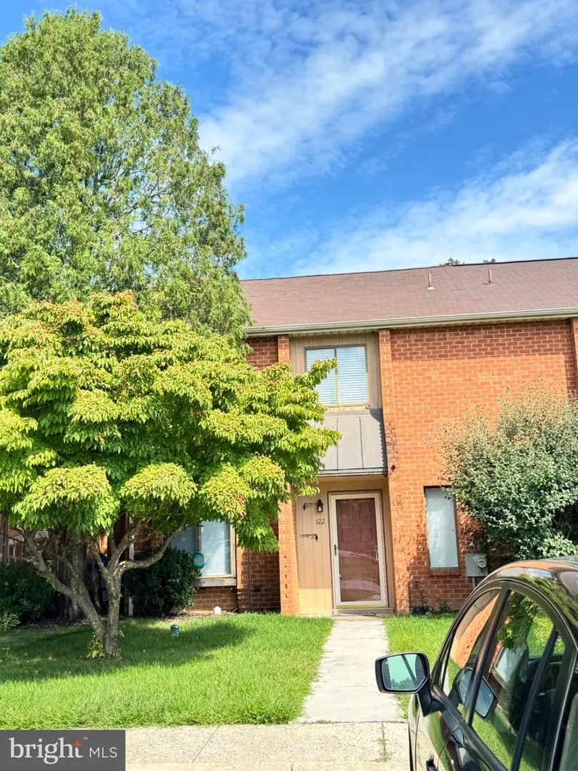 122 CAERNARVON COURT Exton, PA 19341