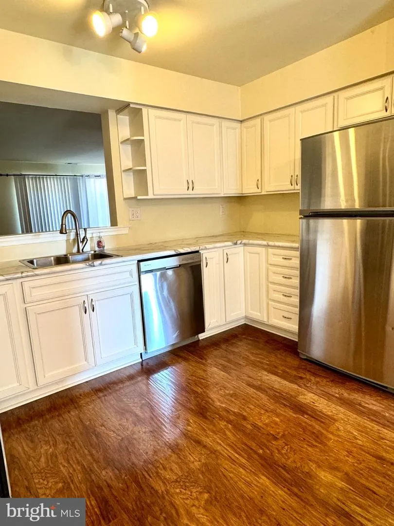 122 CAERNARVON COURT Exton, PA 19341