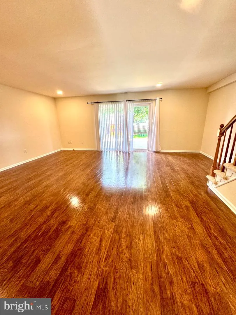 122 CAERNARVON COURT Exton, PA 19341