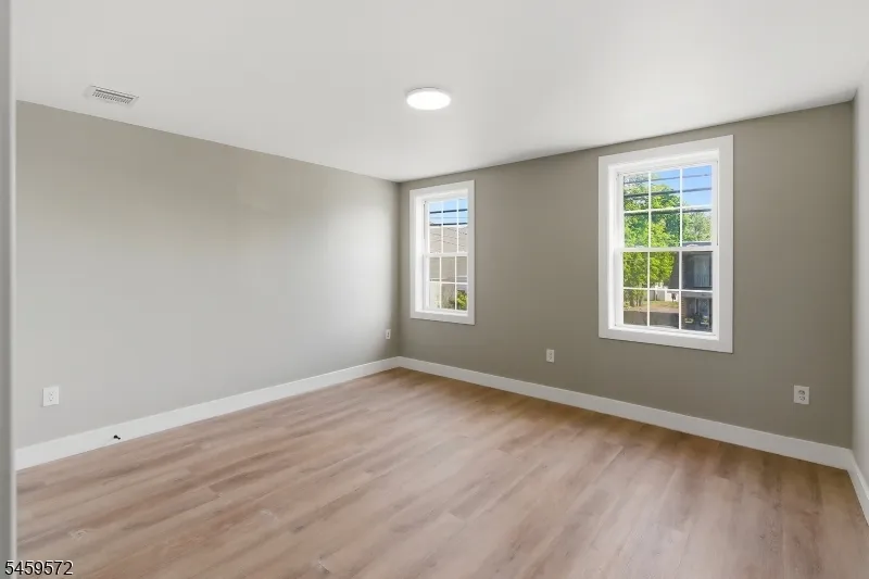 26 W 2Nd St Florence, NJ 08518