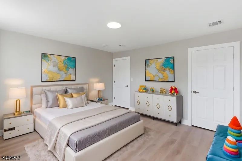 26 W 2Nd St Florence, NJ 08518