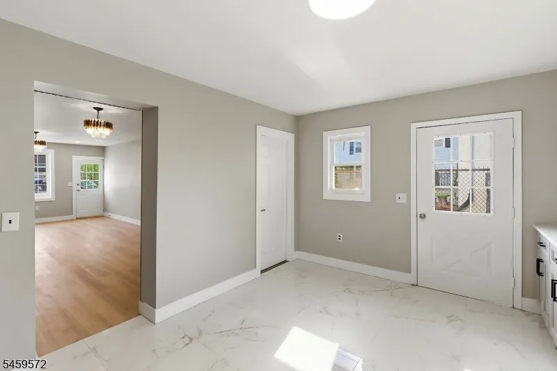26 W 2Nd St Florence, NJ 08518