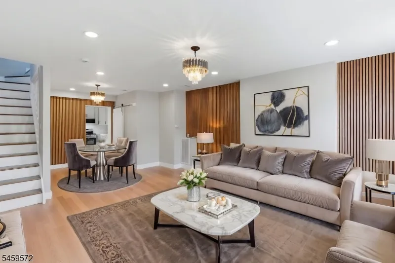 26 W 2Nd St Florence, NJ 08518