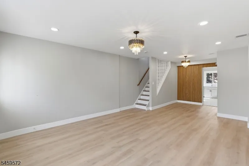 26 W 2Nd St Florence, NJ 08518