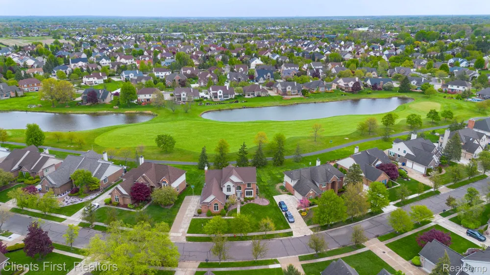45498 Muirfield Drive Canton Charter Township, MI 48188
