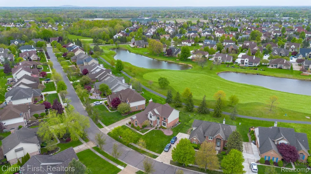 45498 Muirfield Drive Canton Charter Township, MI 48188