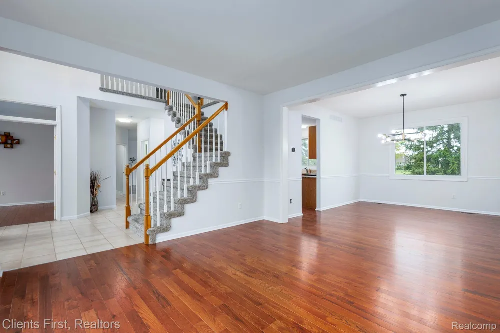 45498 Muirfield Drive Canton Charter Township, MI 48188