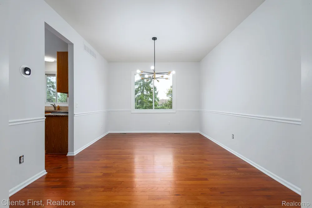 45498 Muirfield Drive Canton Charter Township, MI 48188