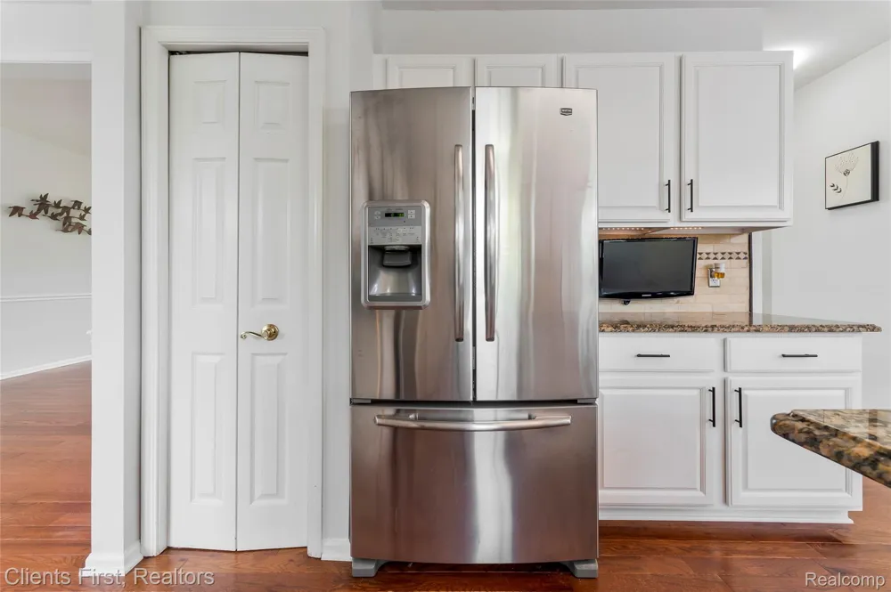 45498 Muirfield Drive Canton Charter Township, MI 48188
