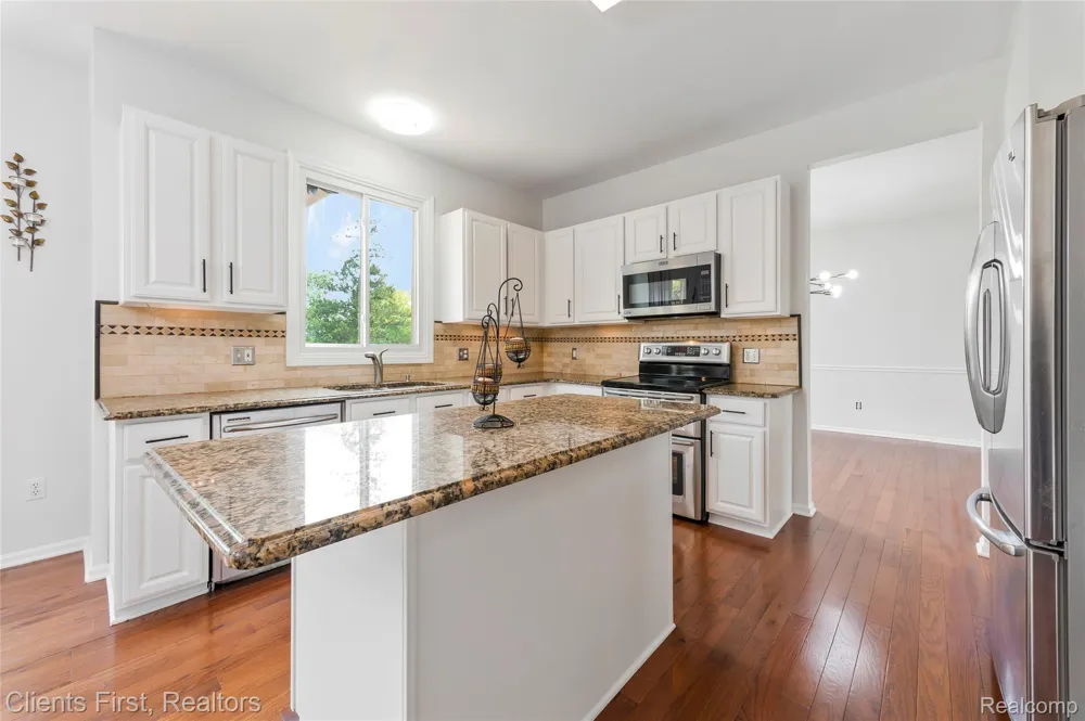 45498 Muirfield Drive Canton Charter Township, MI 48188