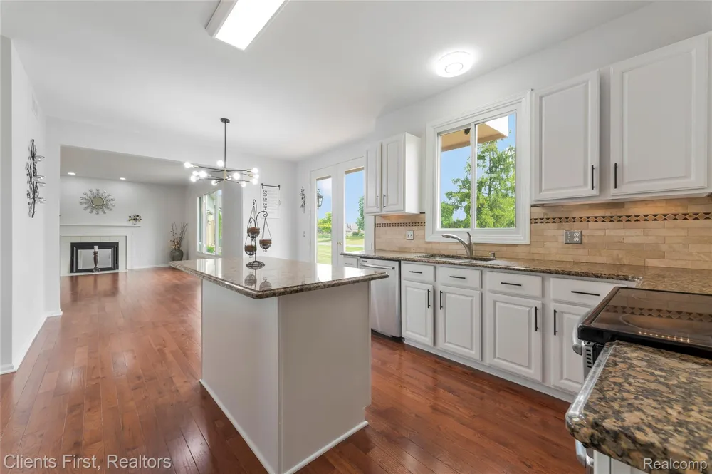 45498 Muirfield Drive Canton Charter Township, MI 48188