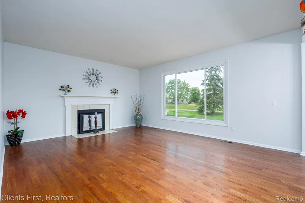 45498 Muirfield Drive Canton Charter Township, MI 48188