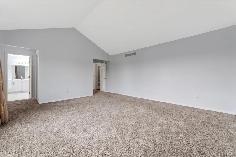 45498 Muirfield Drive Canton Charter Township, MI 48188