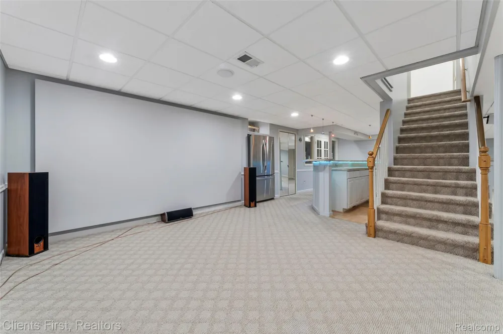45498 Muirfield Drive Canton Charter Township, MI 48188