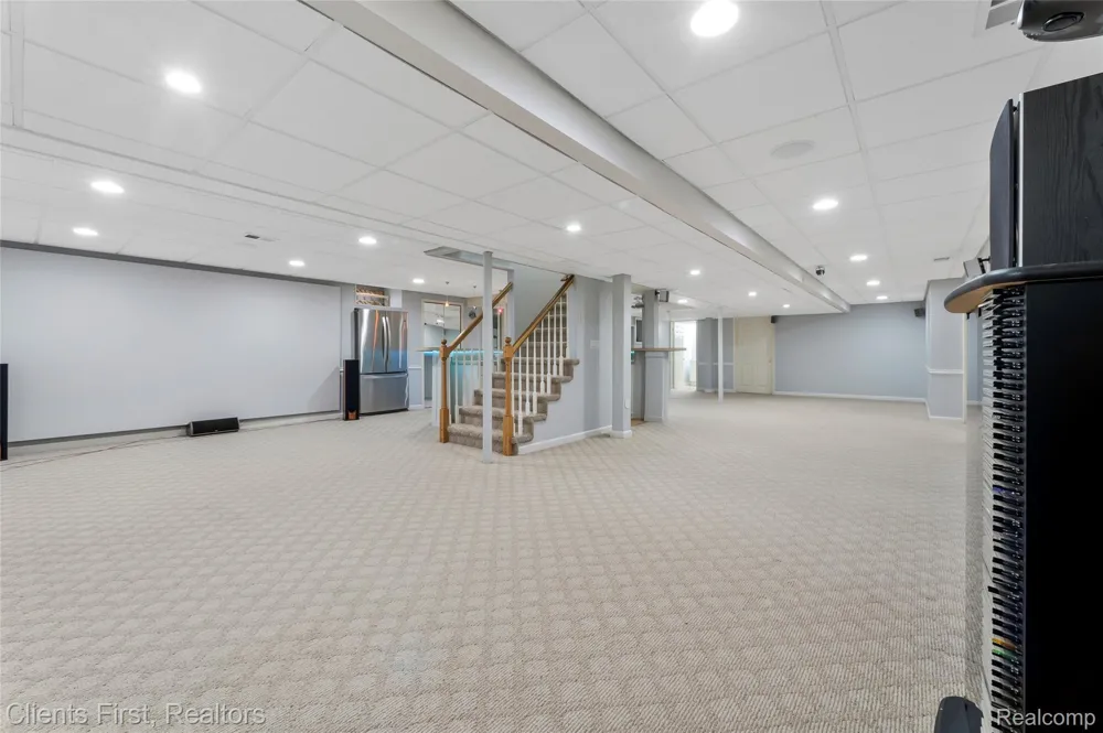 45498 Muirfield Drive Canton Charter Township, MI 48188