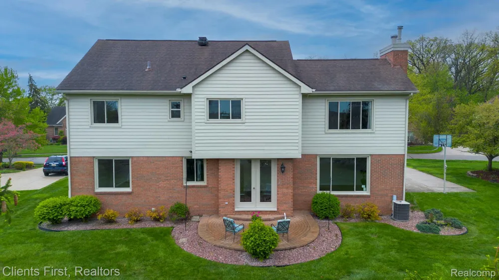 45498 Muirfield Drive Canton Charter Township, MI 48188