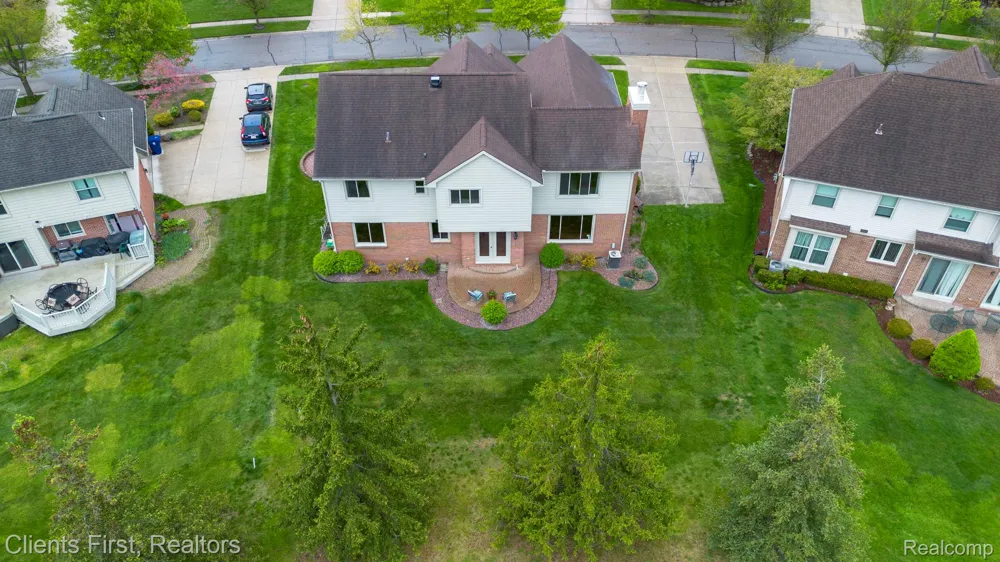 45498 Muirfield Drive Canton Charter Township, MI 48188