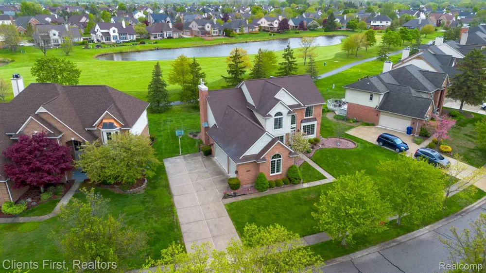 45498 Muirfield Drive Canton Charter Township, MI 48188